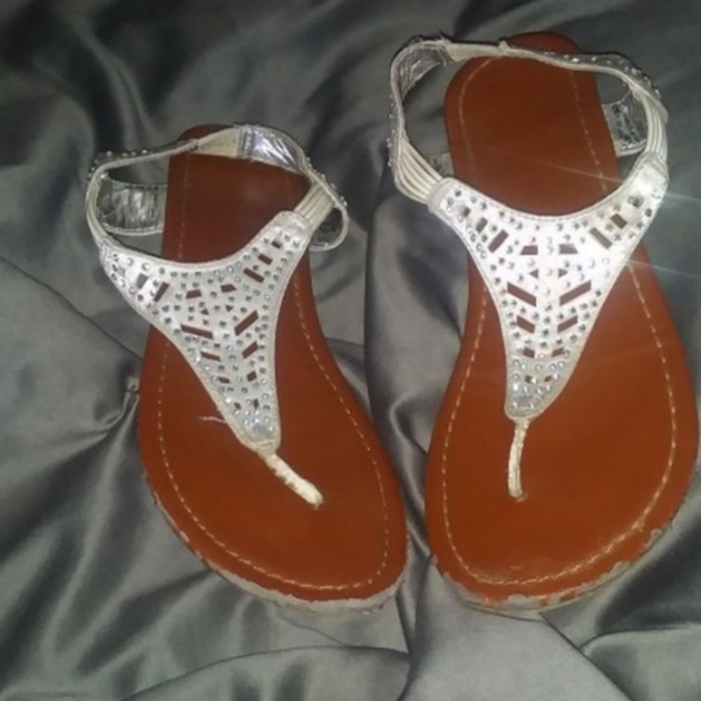 White faded glory sandals size 5